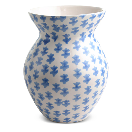 sister-parish-burmese-vase Sister Parish Burmese Blue Vase