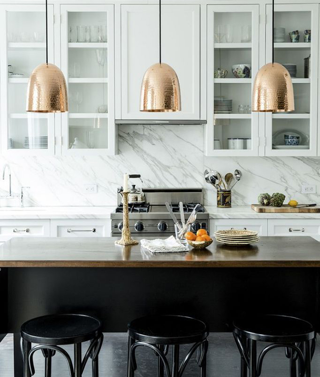 7 Kitchen Trends to Consider for your Renovations: Mixed Metals • on @SavvyHome