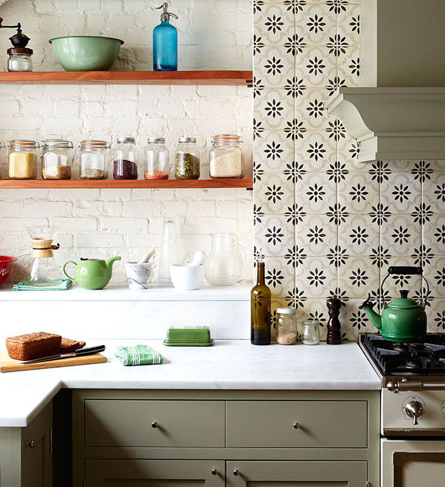 7 Kitchen Trends to Consider for your Renovations: Patterned Tile • on @SavvyHome
