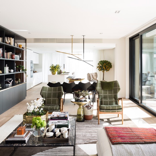 Inside a Mid-Century Inspired London flat by Studio Ashby • Plimsoll Apartment London on @SavvyHome