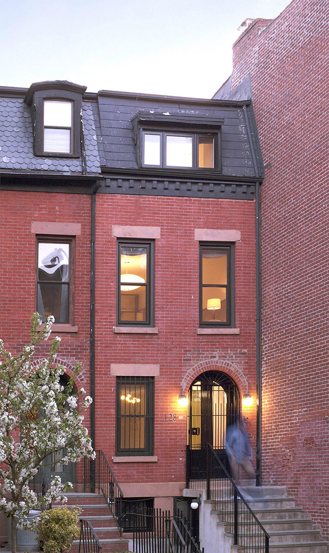 Inside a Perfectly Moody Fort Greene Townhouse • on @SavvyHome